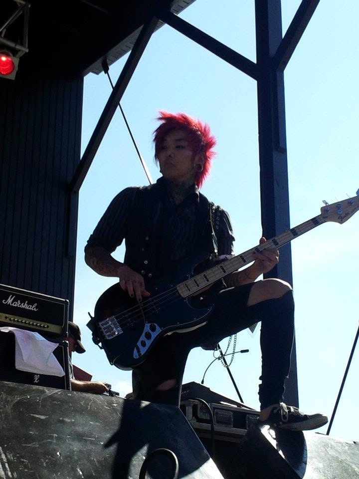 Bass against the daylight