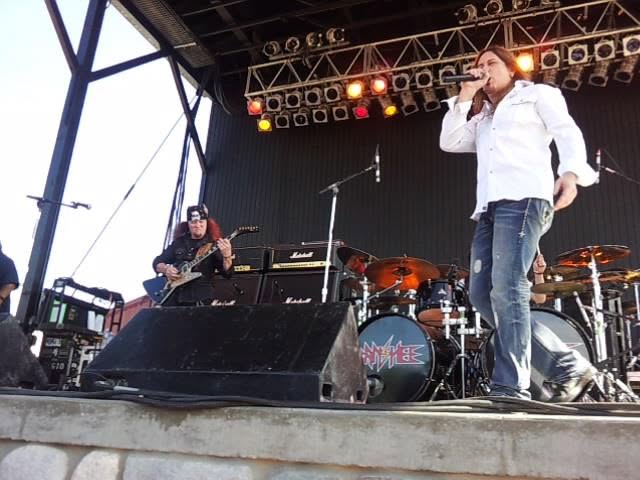 One more song at Buckley
