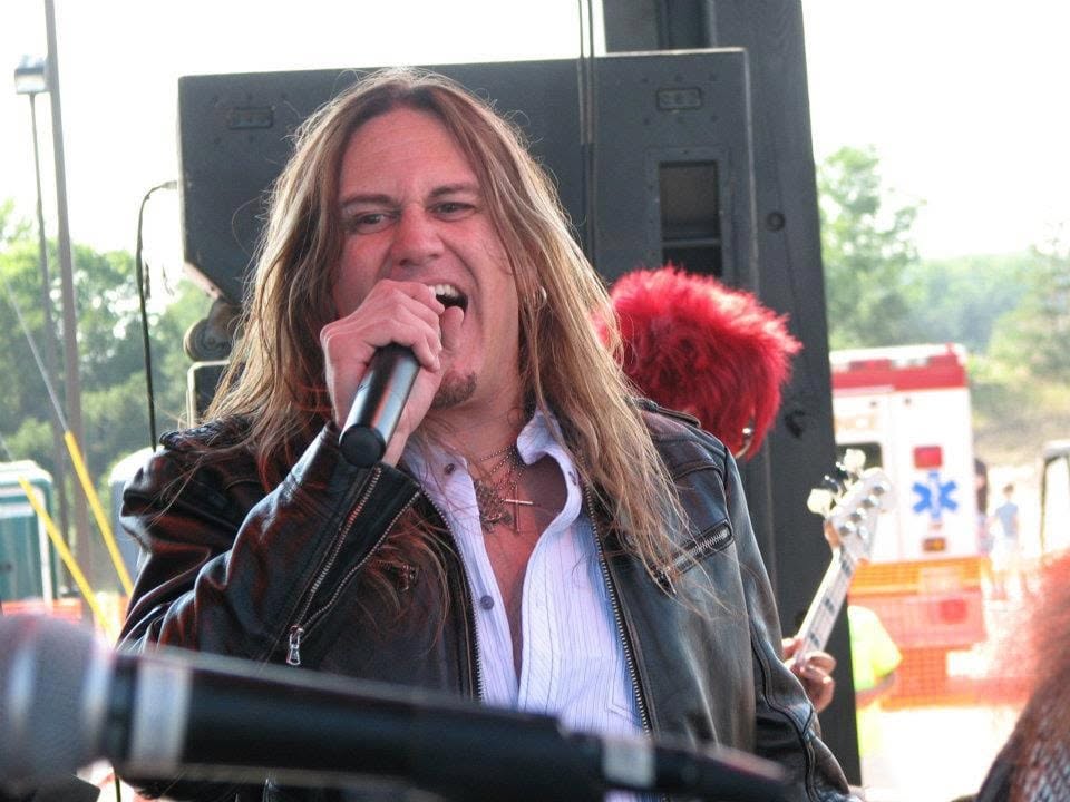 Voice from the stage
